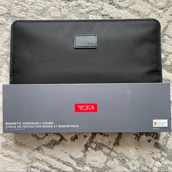 tumi computer sleeve